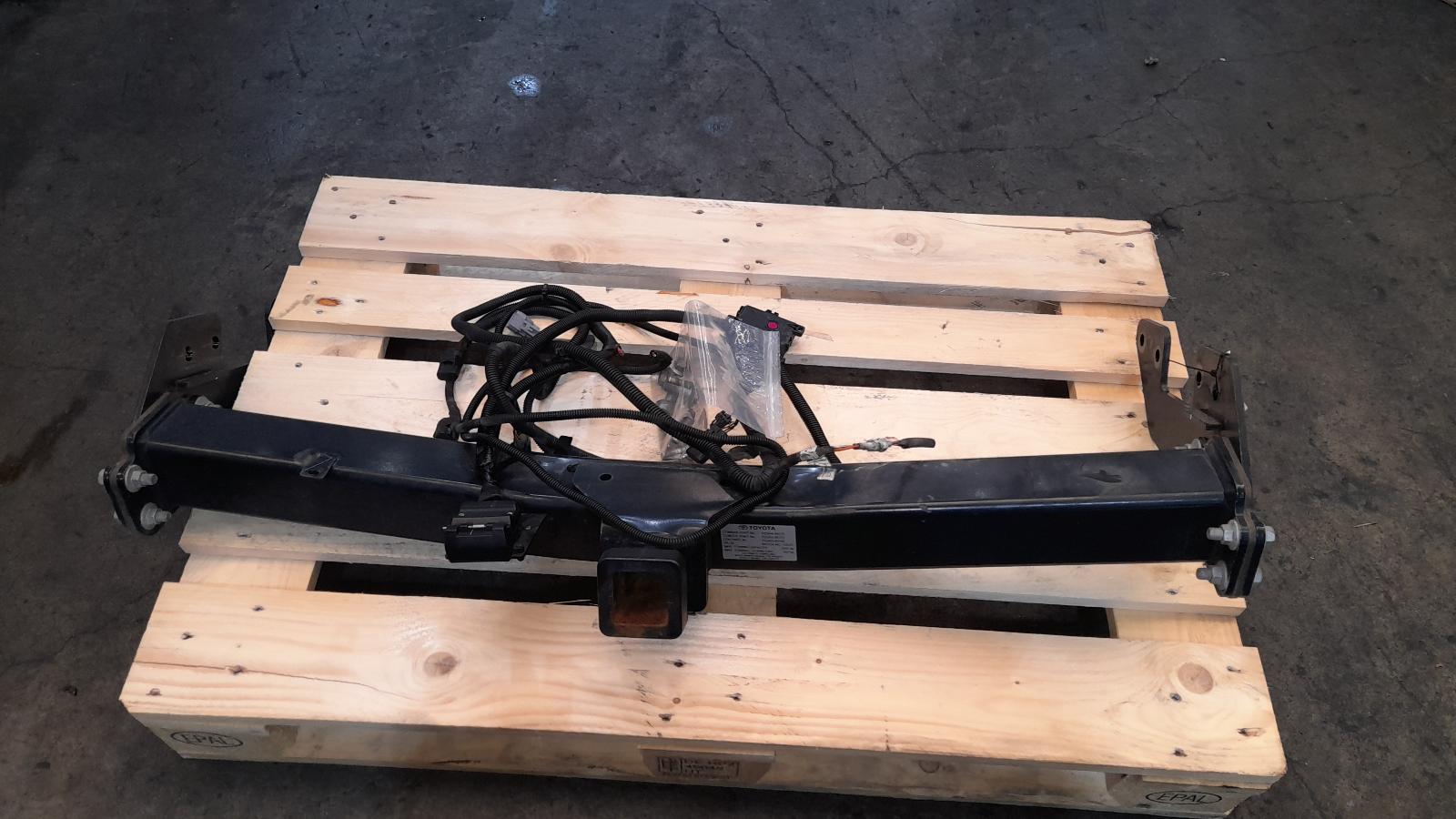 View Auto part Towbar Toyota Hilux 2022