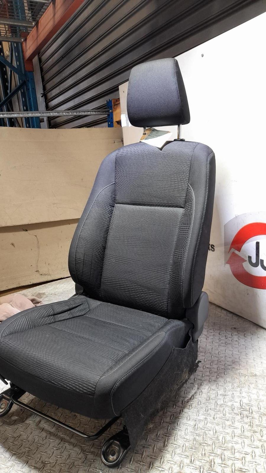 View Auto part Front Seat Toyota Hilux 2022