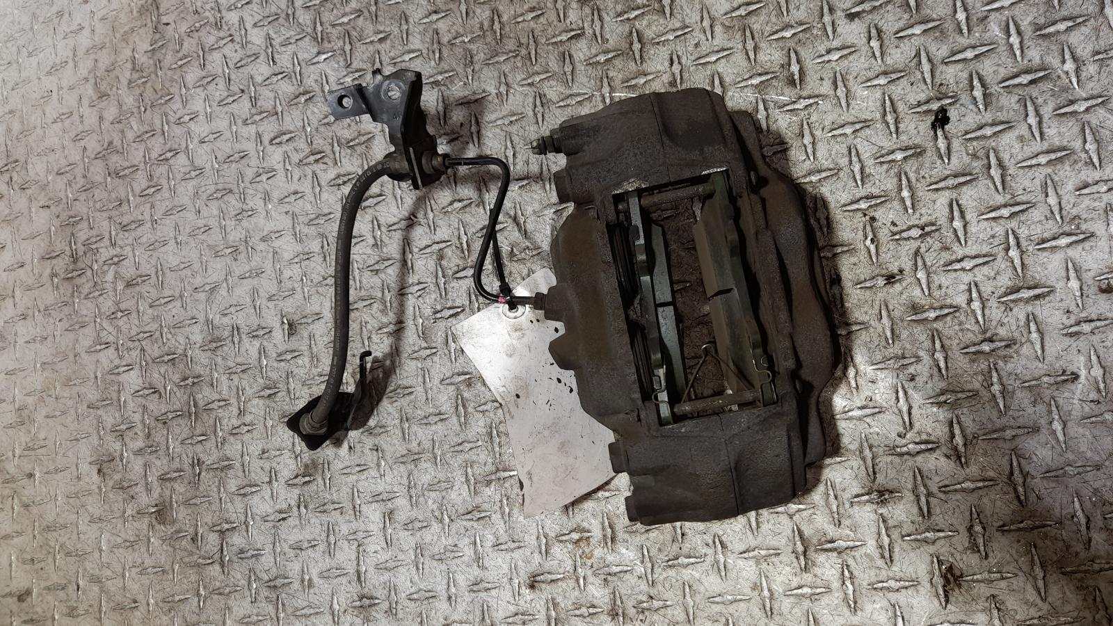 View Auto part Caliper Toyota Hilux 2022