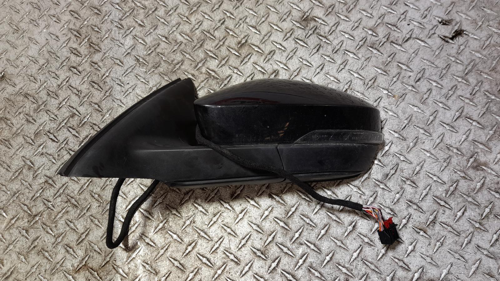 View Auto part Left Door Mirror Skoda Octavia 2016