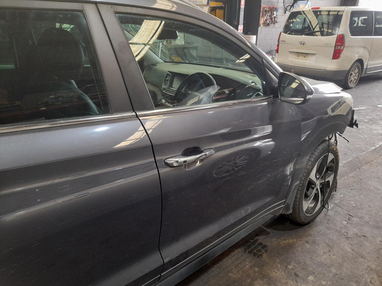 View Auto part Right Front Window Reg/Motor Hyundai Tucson 2017