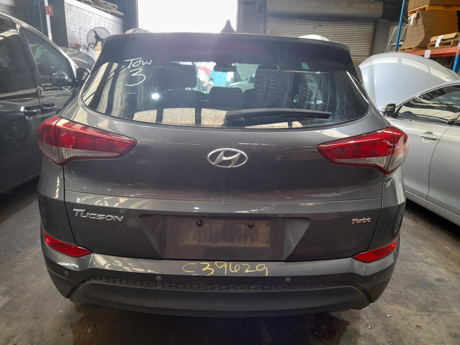 View Auto part Rear/Tailgate Glass Hyundai Tucson 2017
