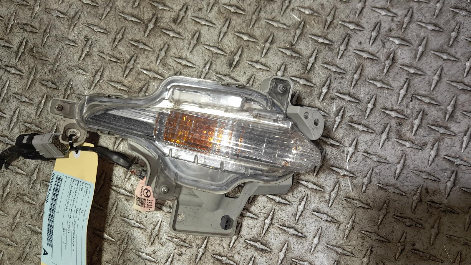 View Auto part Right Indicator/Fog/Side Mazda 3 2017