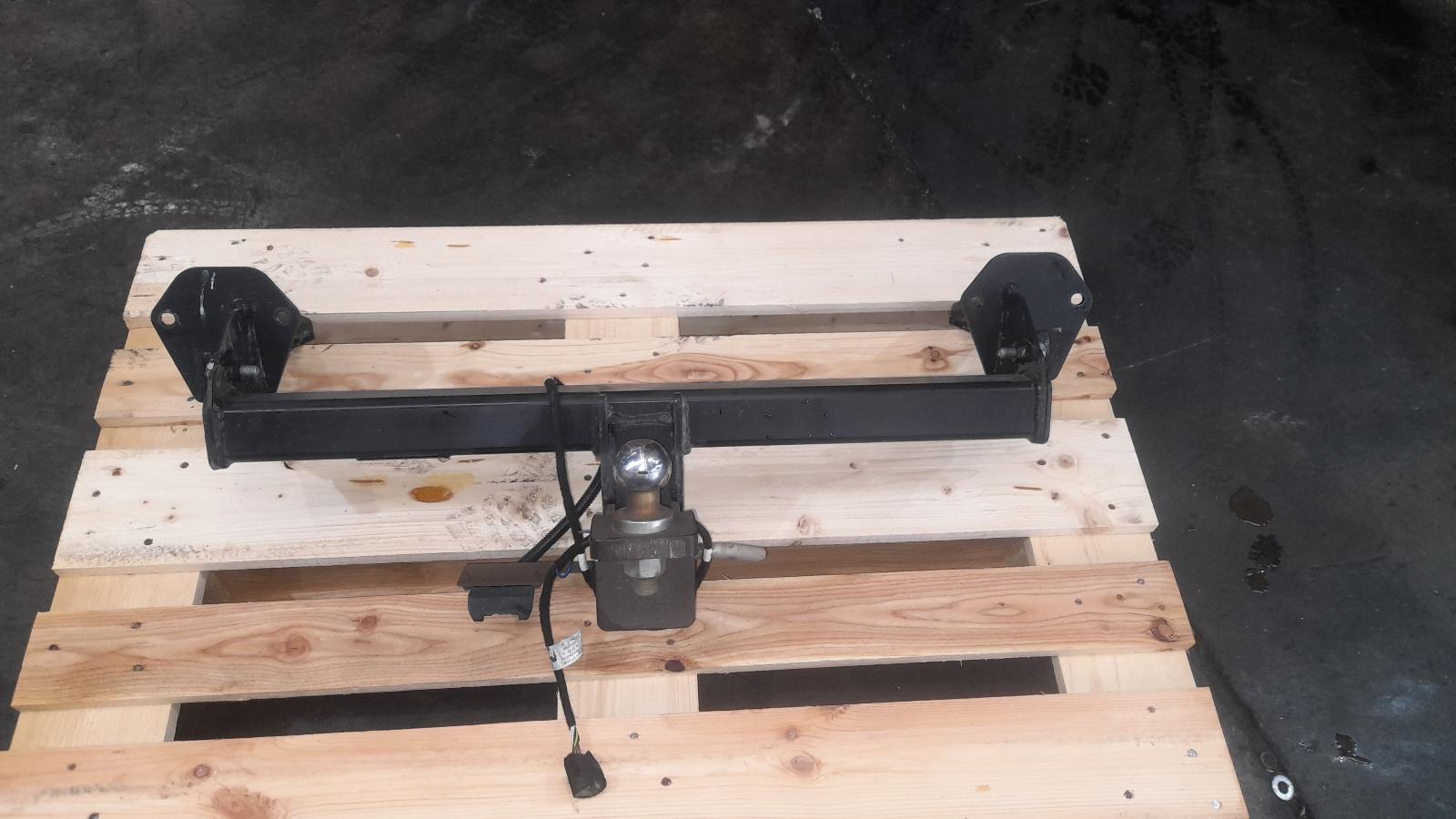 View Auto part Towbar Subaru Forester 2013