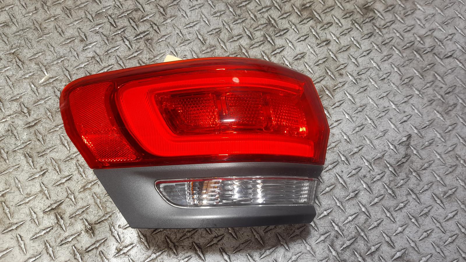 View Auto part Left Taillight Jeep Grandcherokee 2014