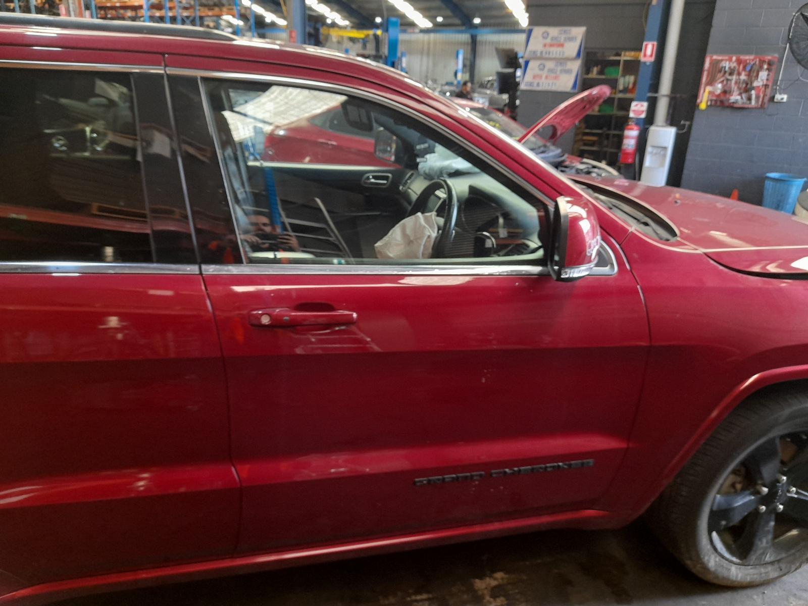View Auto part Right Front Door Window Jeep Grandcherokee 2014