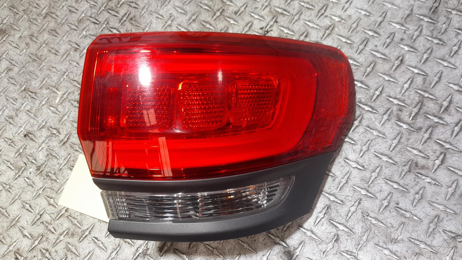 View Auto part Right Taillight Jeep Grandcherokee 2014