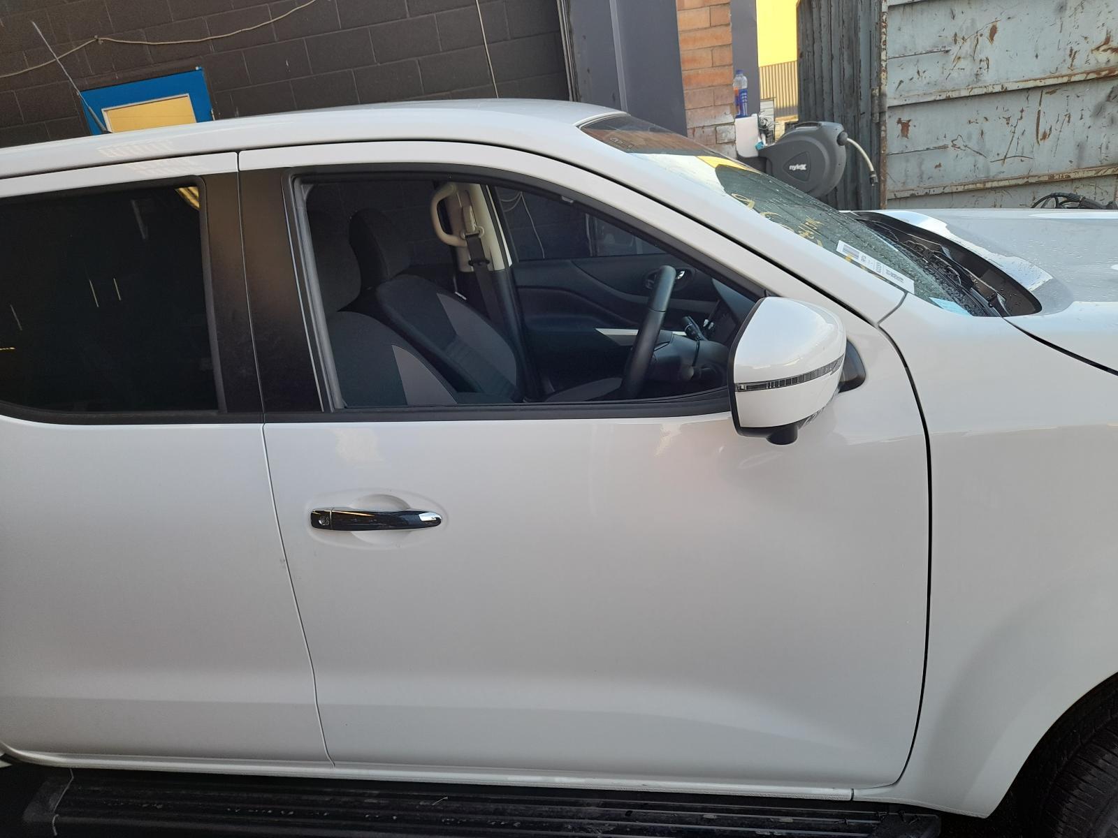 View Auto part Right Front Window Reg/Motor Nissan Navara 2025