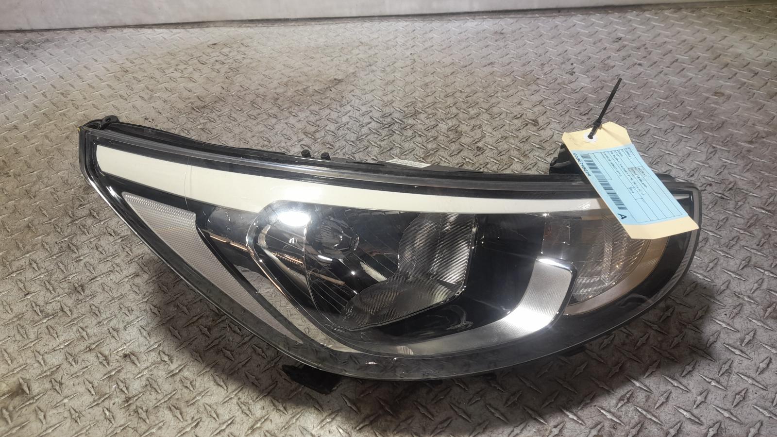 View Auto part Right Headlamp Hyundai Accent 2016