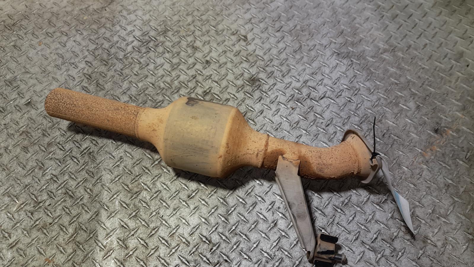 View Auto part Catalytic Converter Toyota Hiace 2018