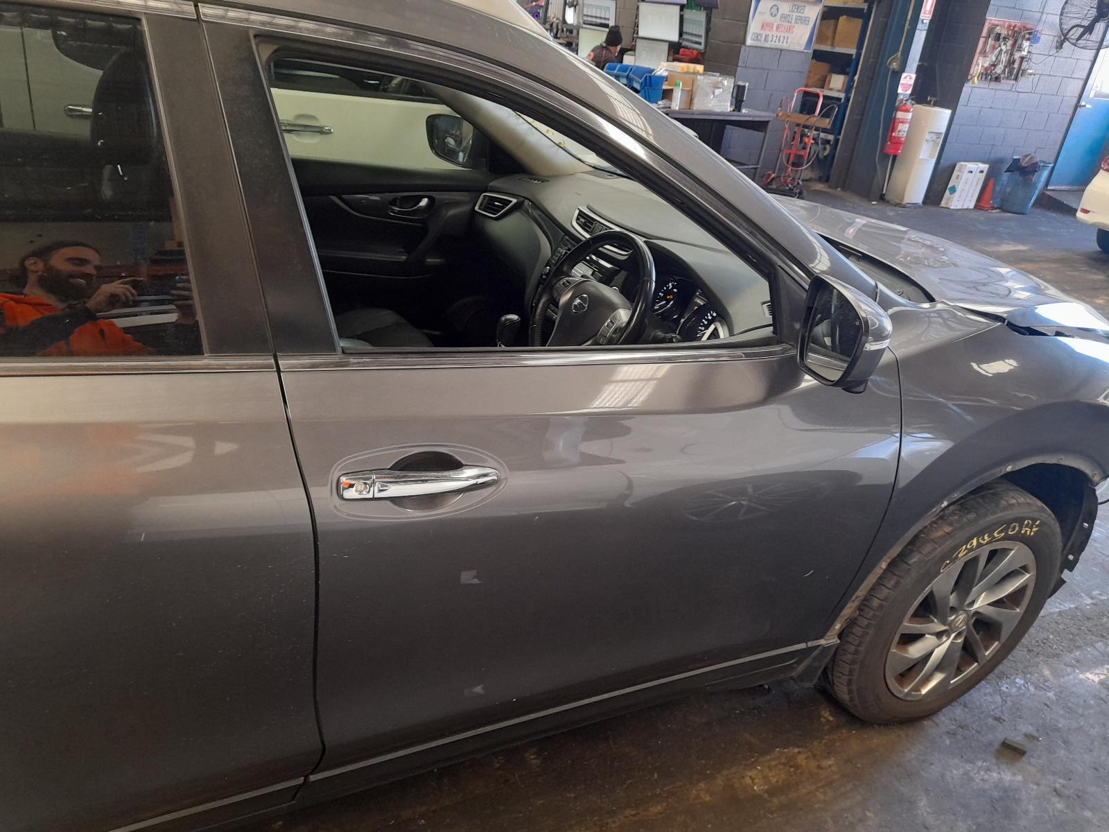 View Auto part Right Front Door Window Nissan Xtrail 2015
