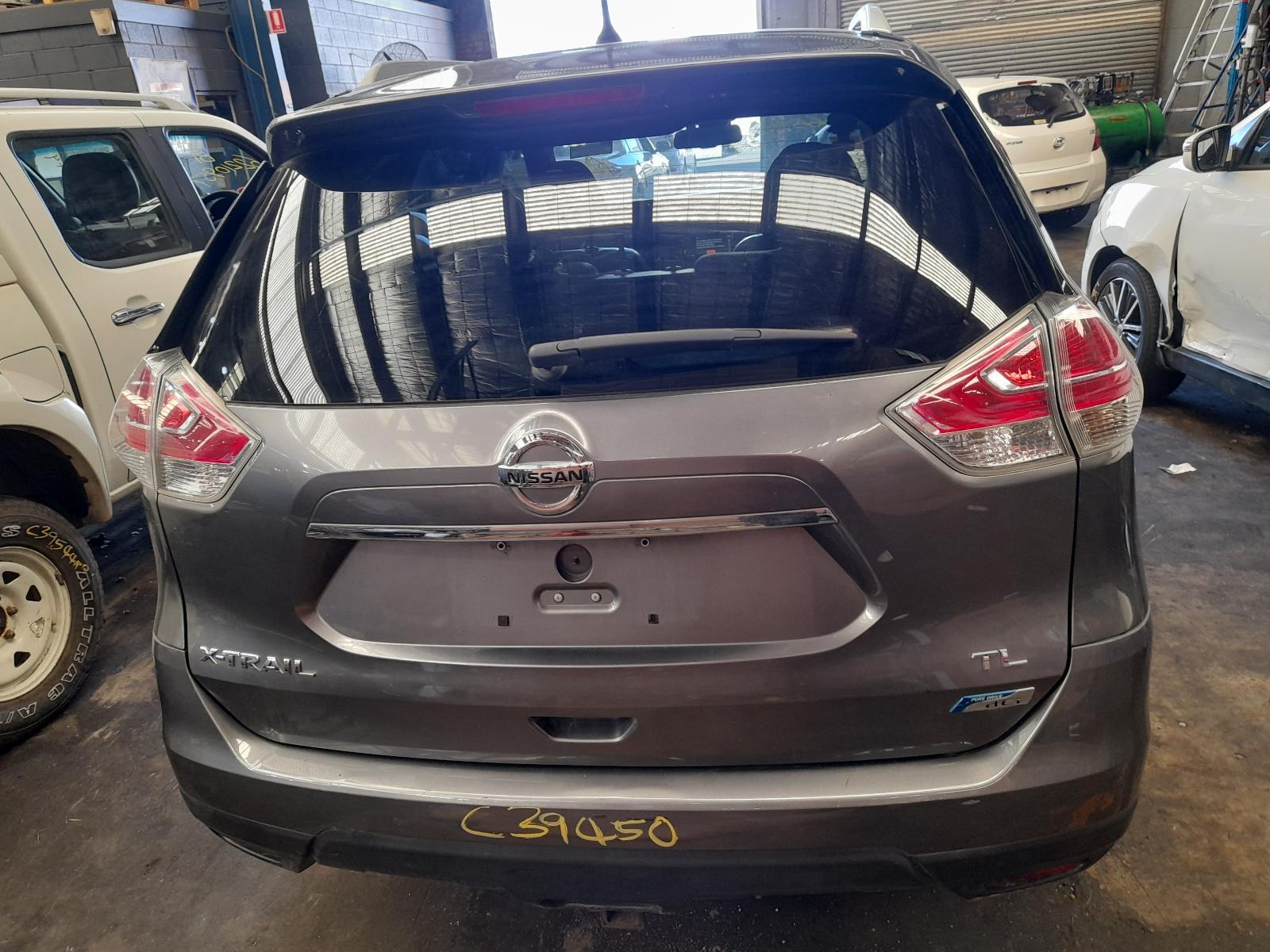 View Auto part Rear/Tailgate Glass Nissan Xtrail 2015