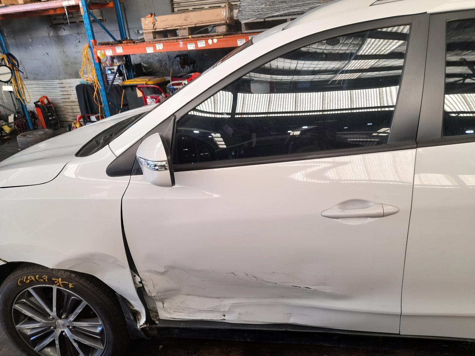 View Auto part Left Front Door Window Hyundai Ix35 2014