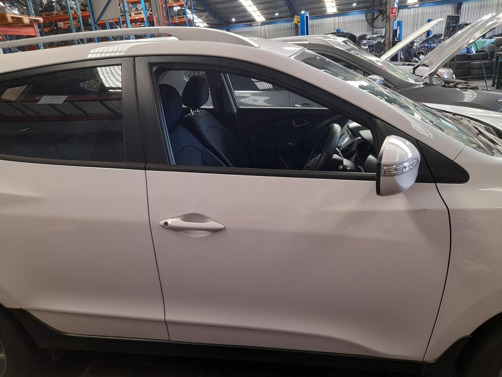 View Auto part Right Front Window Reg/Motor Hyundai Ix35 2014