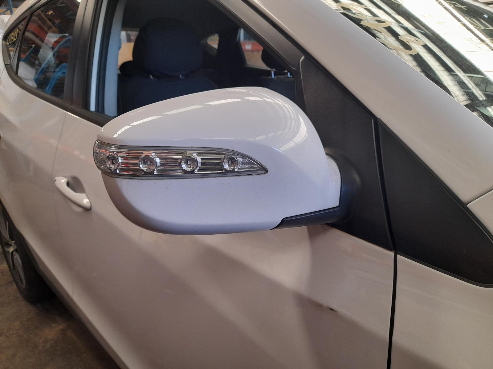 View Auto part Right Door Mirror Hyundai Ix35 2014