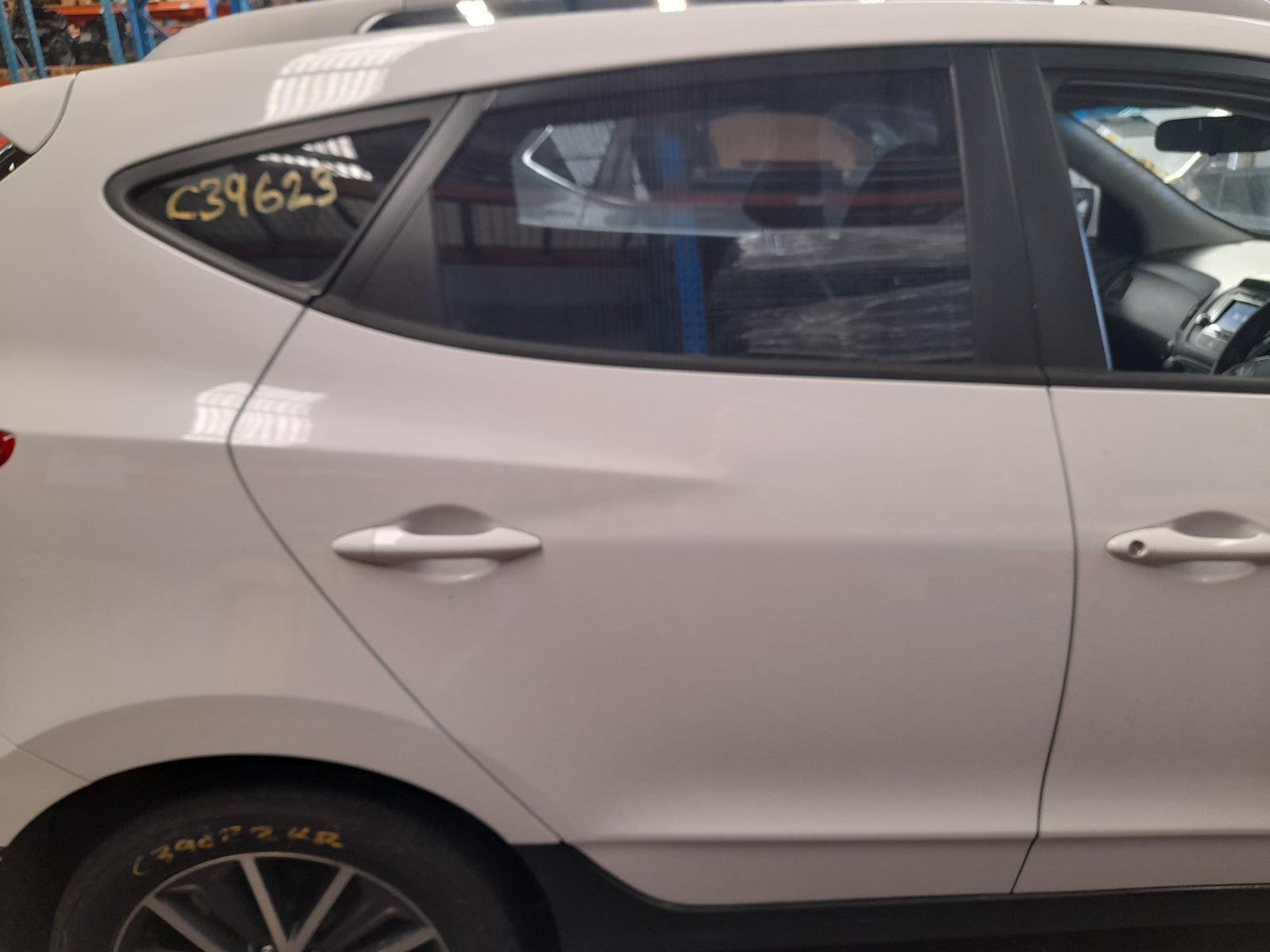 View Auto part Right Rear Door Sliding Hyundai Ix35 2014