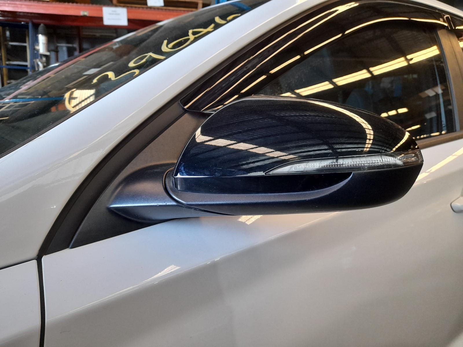 View Auto part Left Door Mirror Hyundai I30 2020