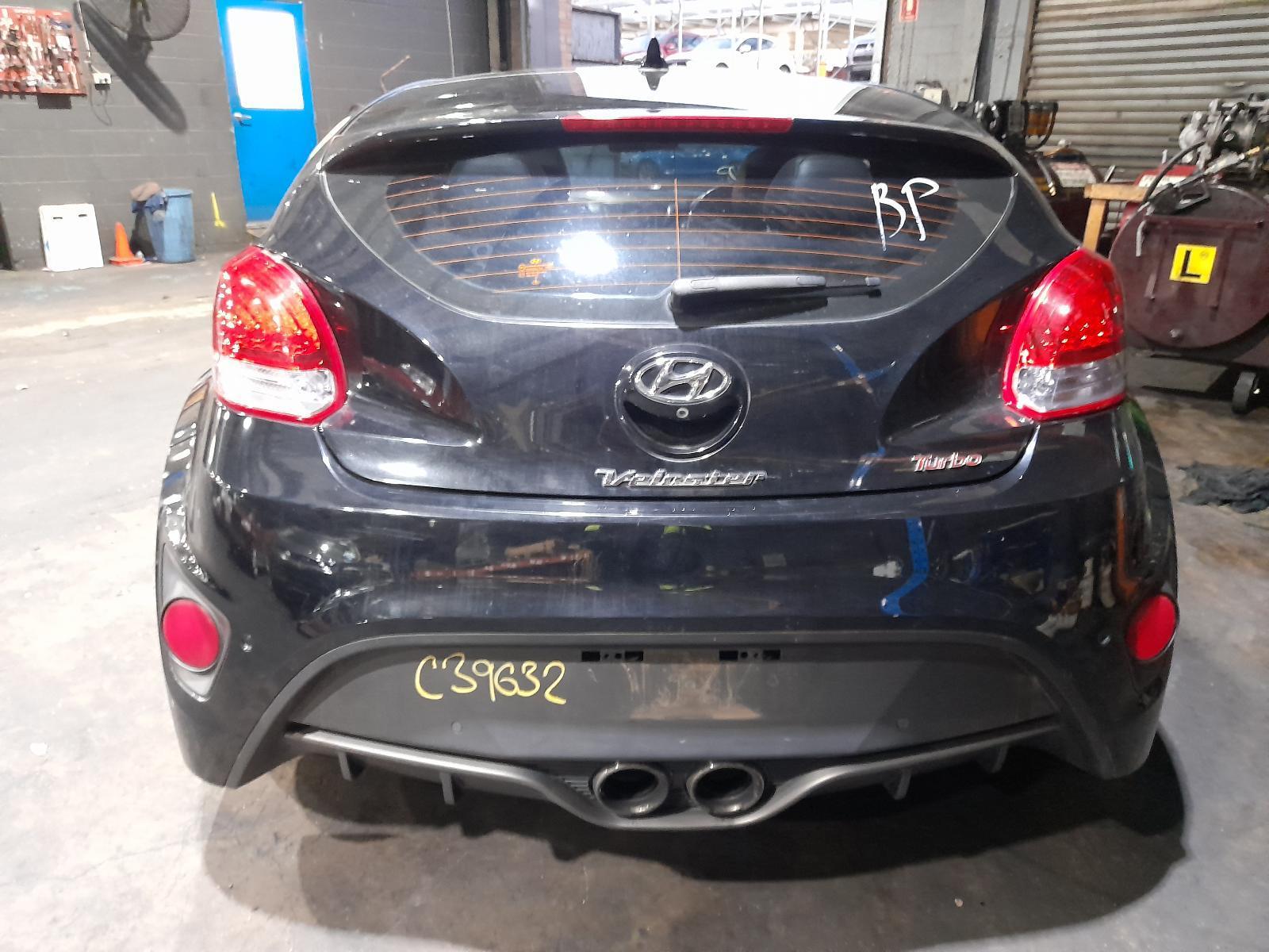 View Auto part Rear/Tailgate Glass Hyundai Veloster 2012