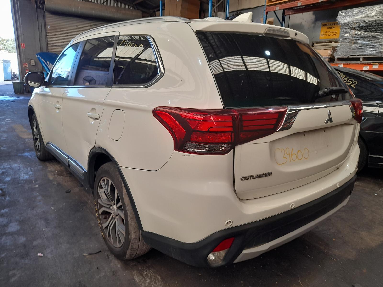 View Auto part Trans/Gearbox Mitsubishi Outlander 2017