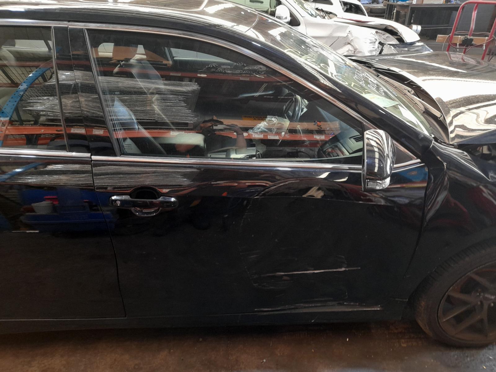 View Auto part Right Front Door Window Toyota Aurion 2016
