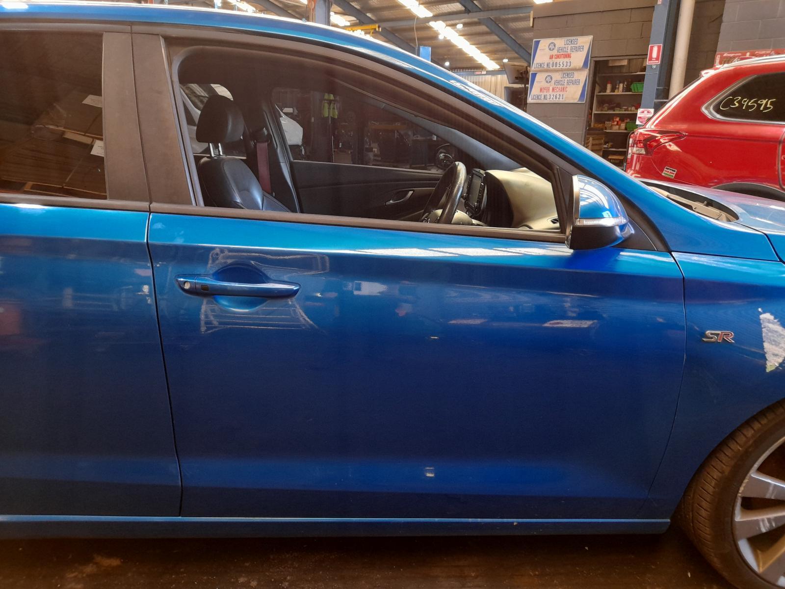 View Auto part Right Front Door Window Hyundai I30 2018