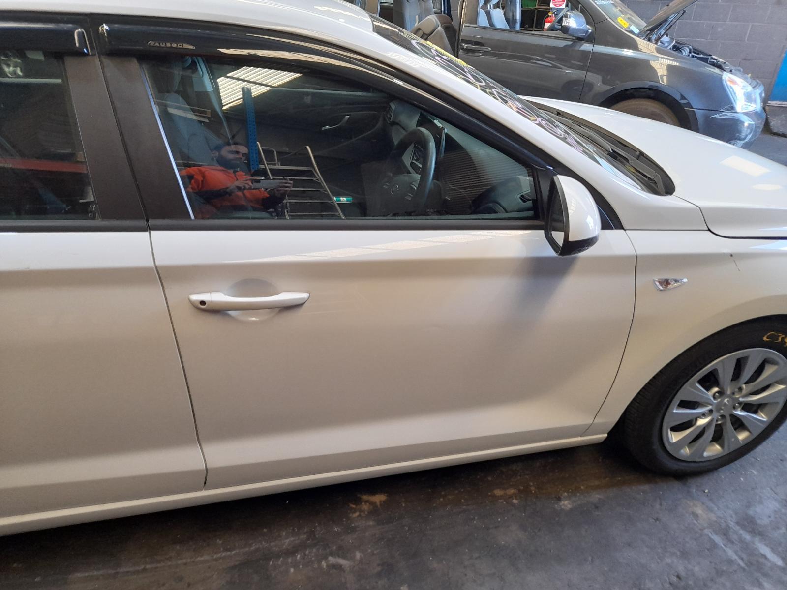 View Auto part Right Front Door Window Hyundai I30 2019