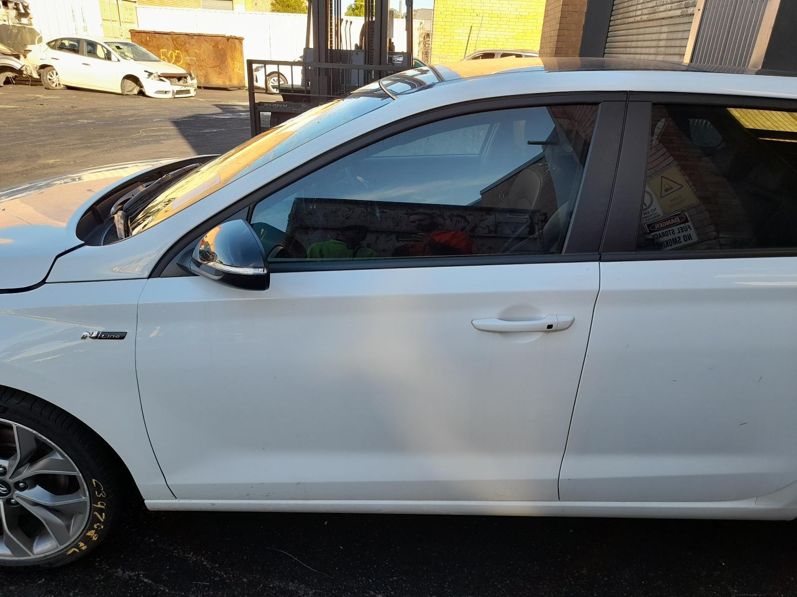View Auto part Left Front Window Reg/Motor Hyundai I30 2020