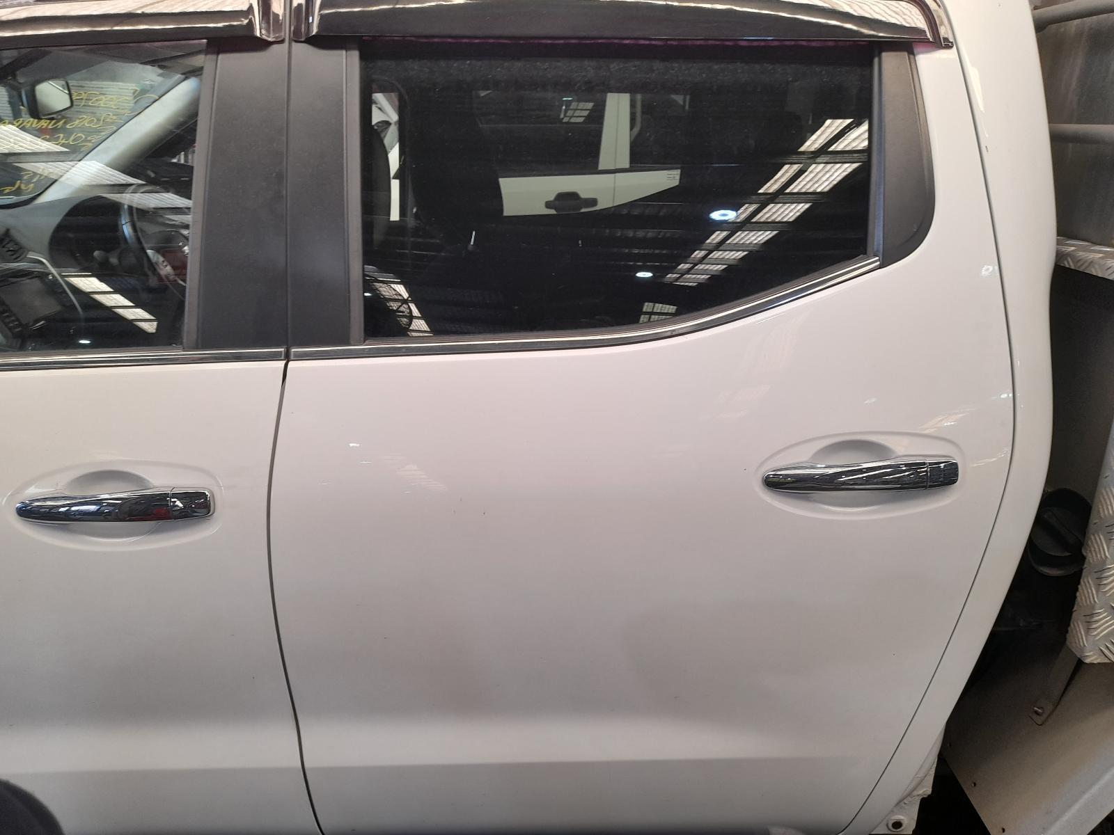 View Auto part Left Rear Wnd Reg/Motor Nissan Navara 2018