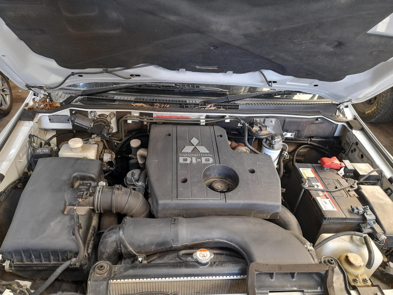 View Auto part Engine Mitsubishi Pajero 2014