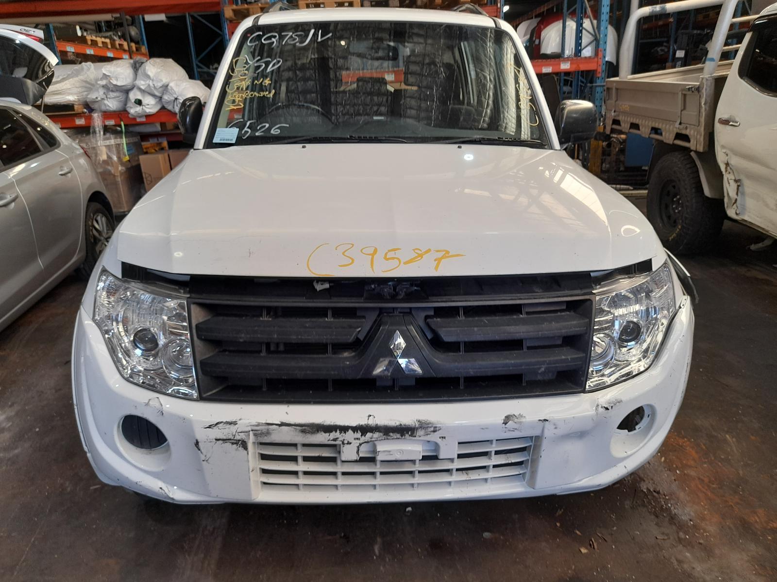 View Auto part Trans/Gearbox Mitsubishi Pajero 2014