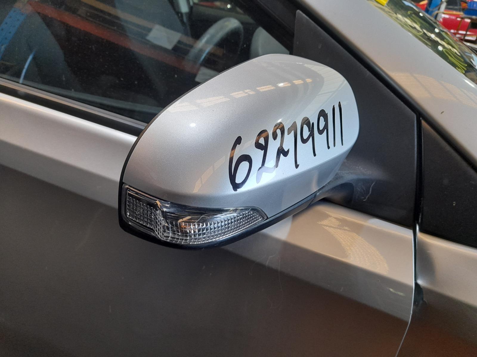 View Auto part Right Door Mirror Toyota Corolla 2017