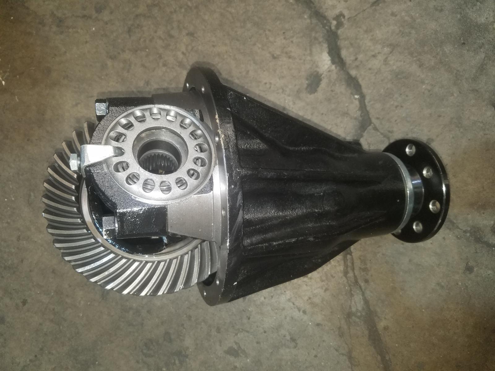View Auto part Differential Centre Toyota Hilux 2000