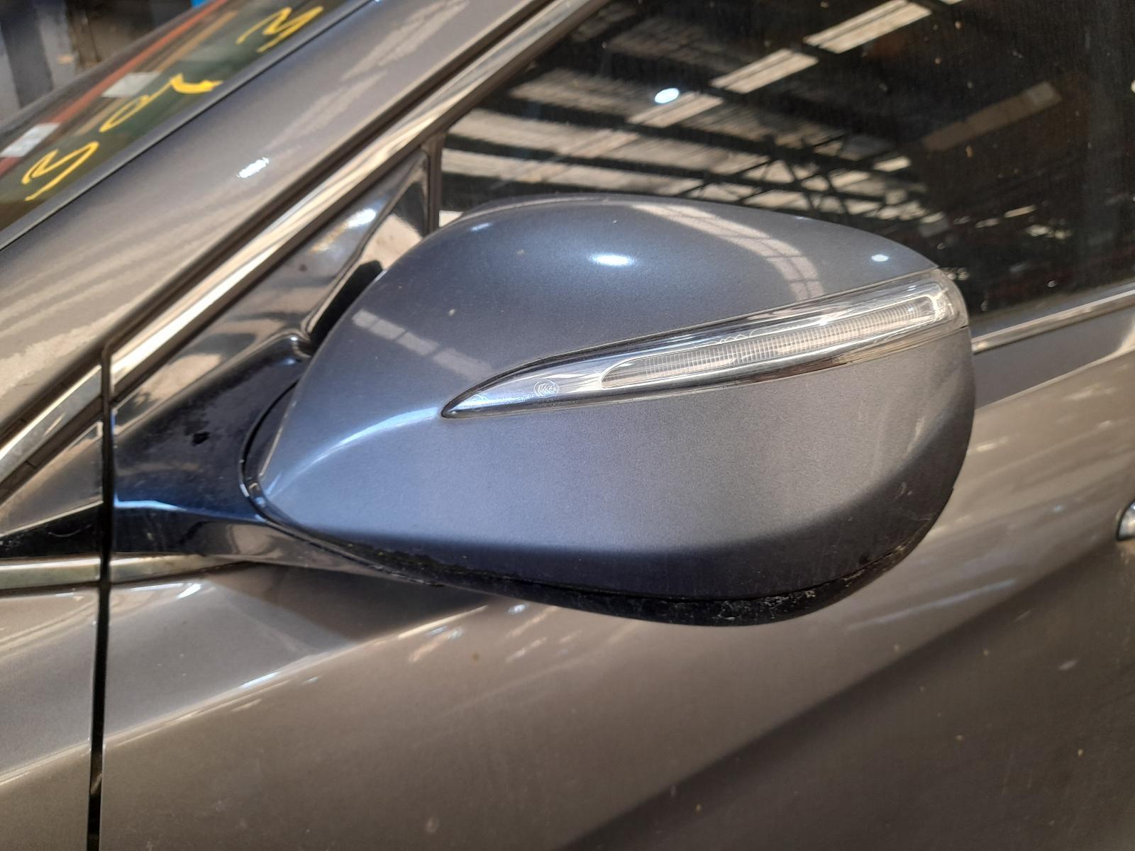 View Auto part Left Door Mirror Hyundai Santa Fe 2012