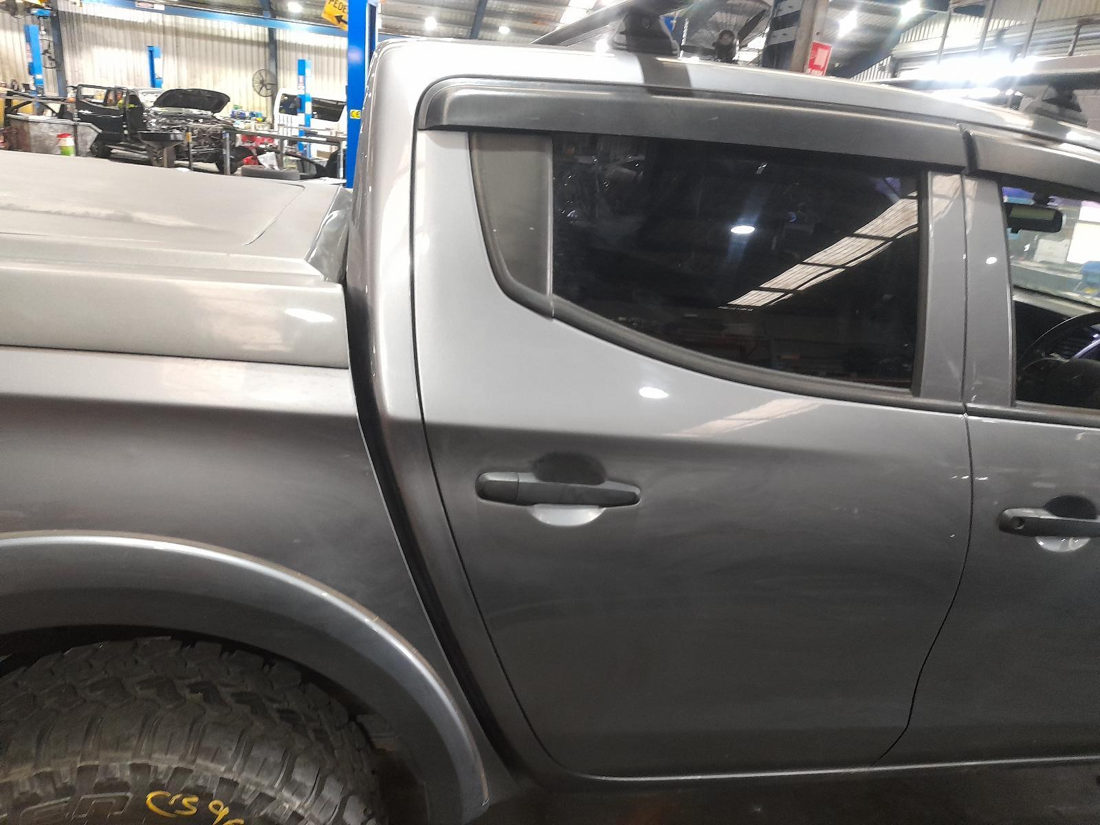 View Auto part Right Rear Door Sliding Mitsubishi Triton 2017