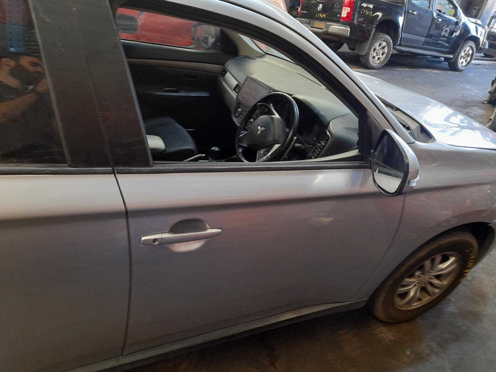 View Auto part Right Front Door Window Mitsubishi Outlander 2012