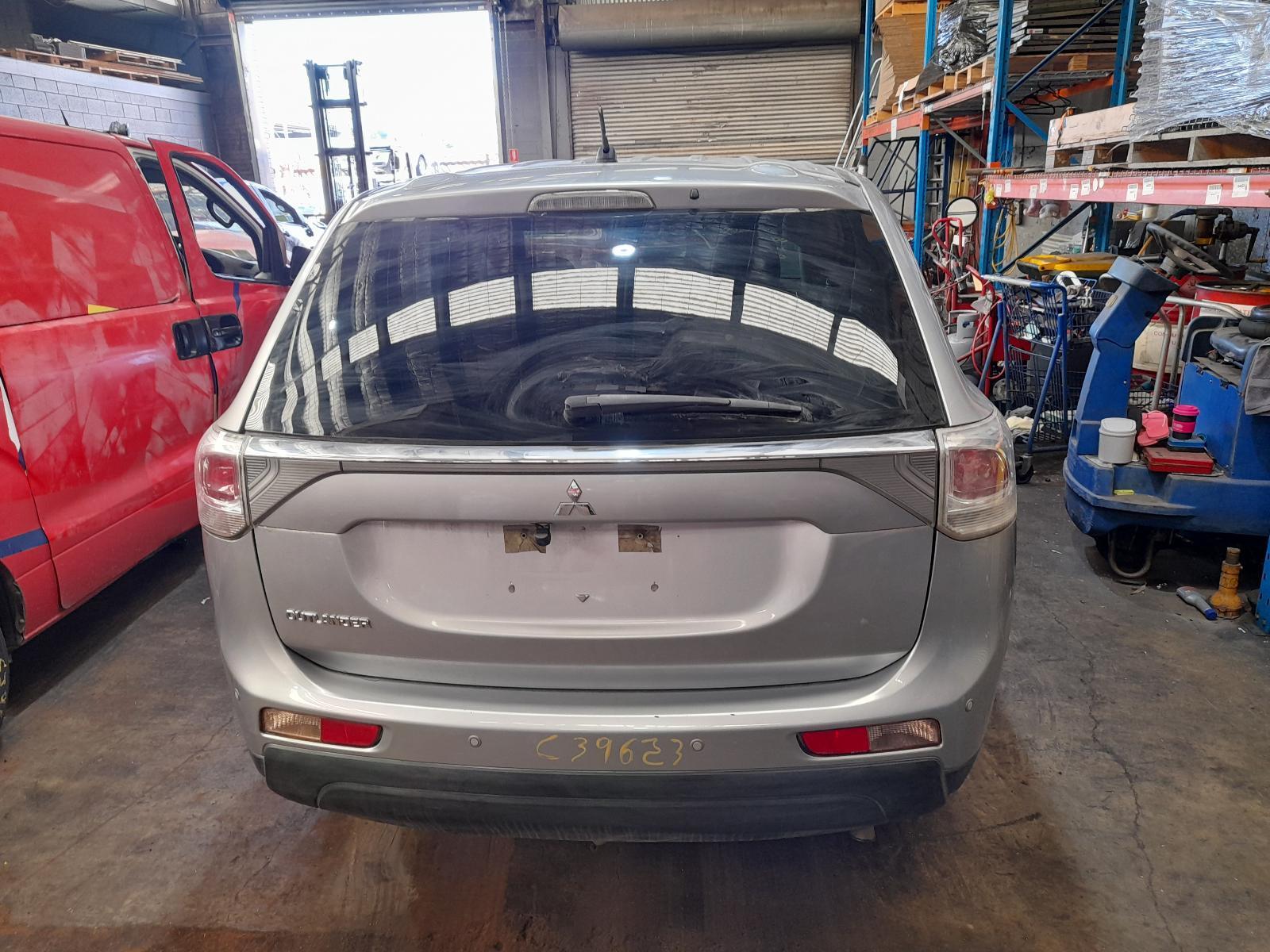 View Auto part Bootlid/Tailgate Mitsubishi Outlander 2012
