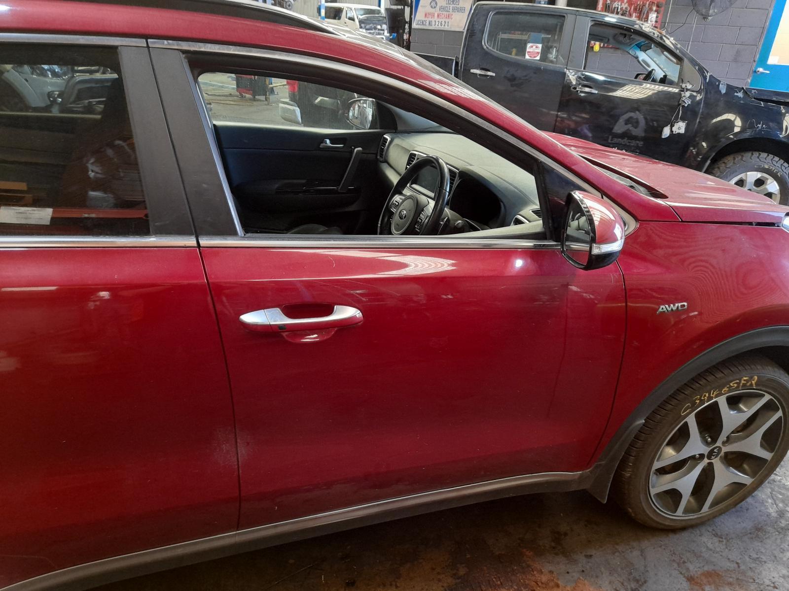 View Auto part Right Front Window Reg/Motor Kia Sportage 2017