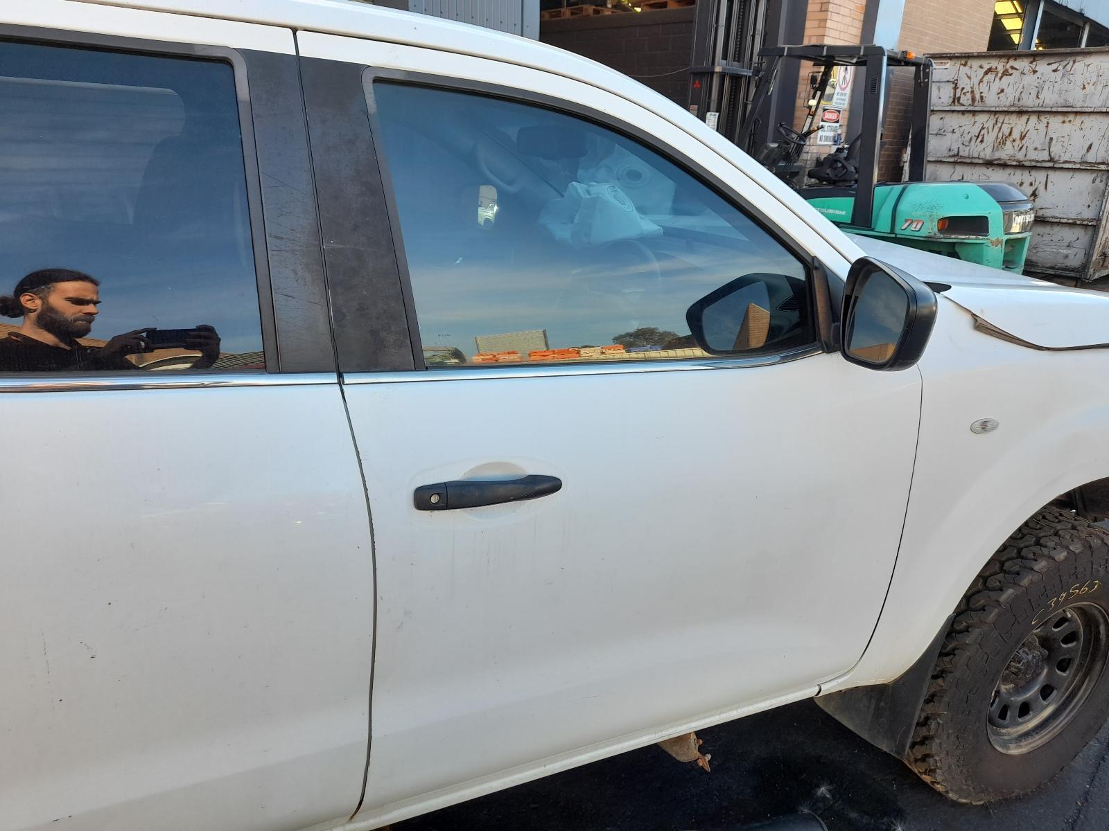 View Auto part Right Front Door Window Nissan Navara 2017