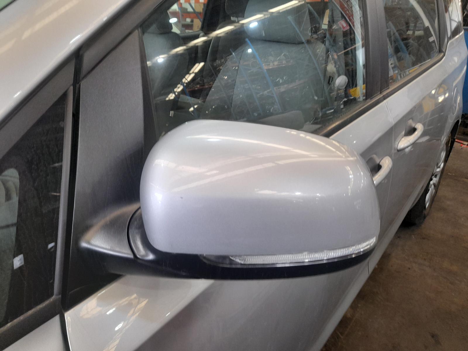 View Auto part Left Door Mirror Kia Carnival/grand Carnival 2016