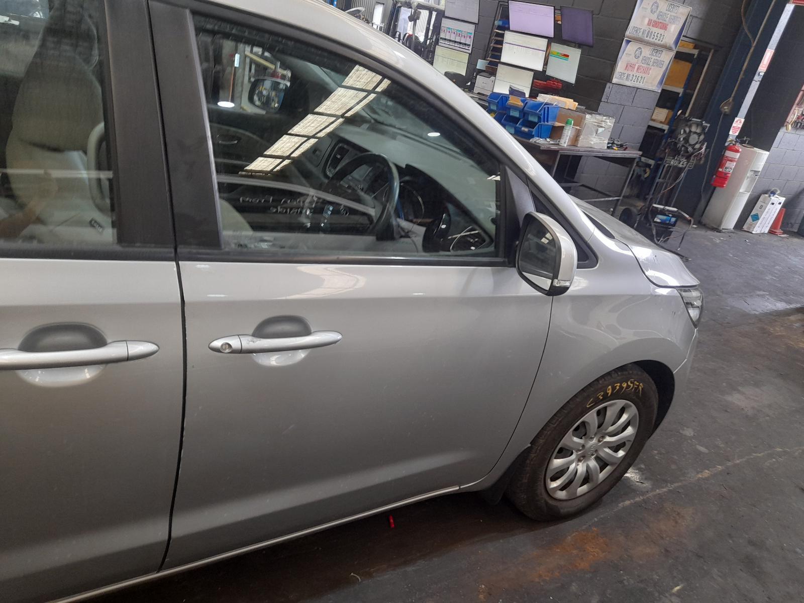 View Auto part Right Front Door Window Kia Carnival/grand Carnival 2016