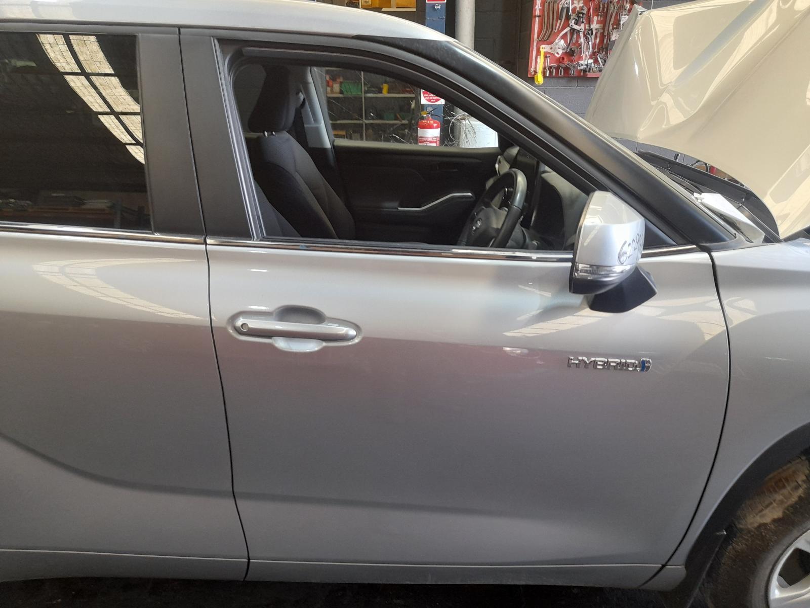 View Auto part Right Front Door Window Toyota Kluger 2023