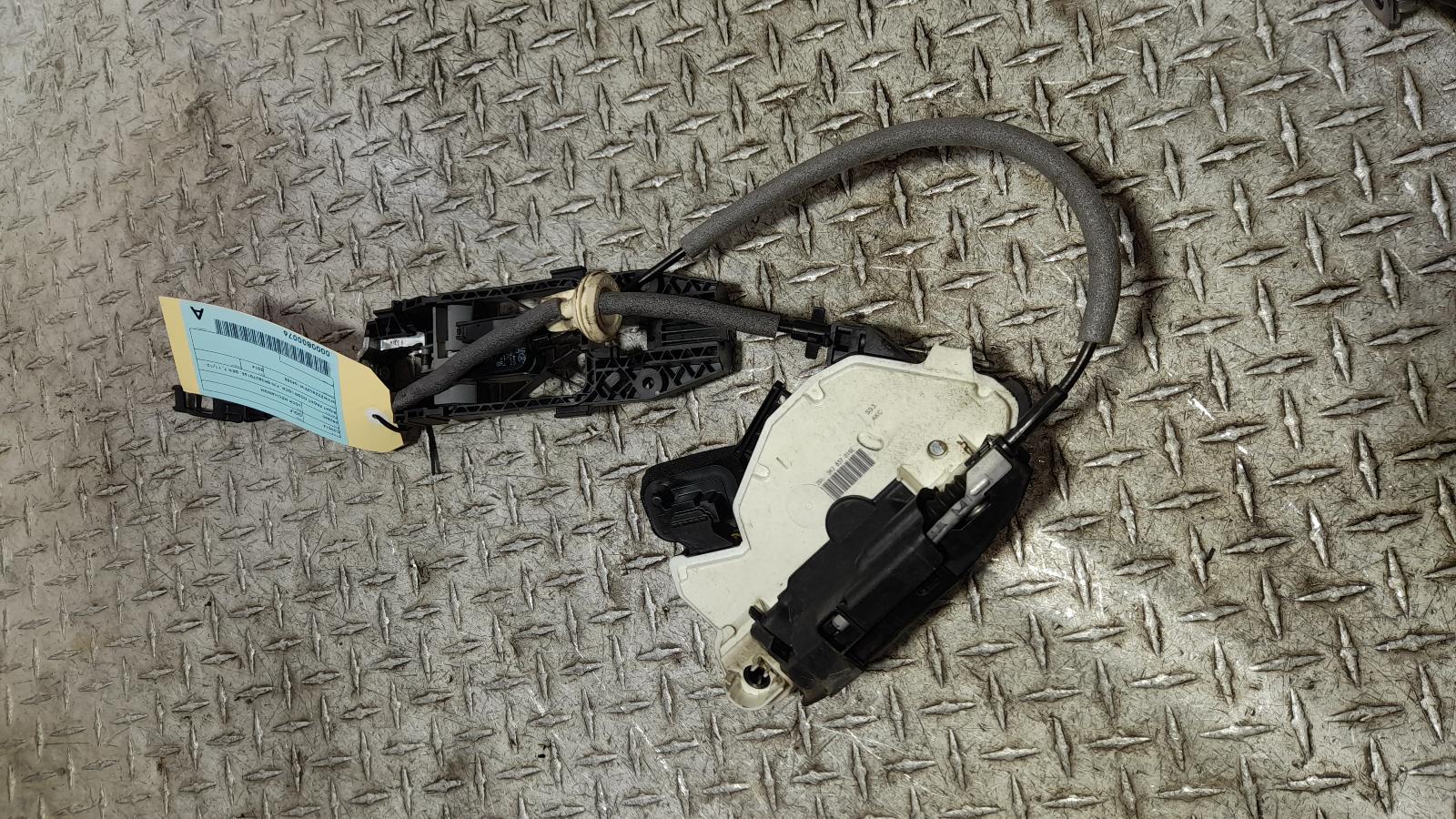 View Auto part Door/Boot/Gate Lock Volkswagen Golf 2014