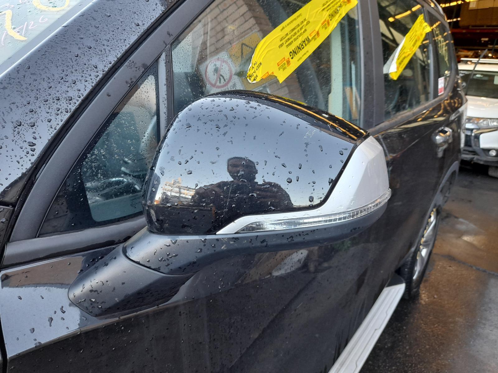 View Auto part Left Door Mirror Ldv D90 2022
