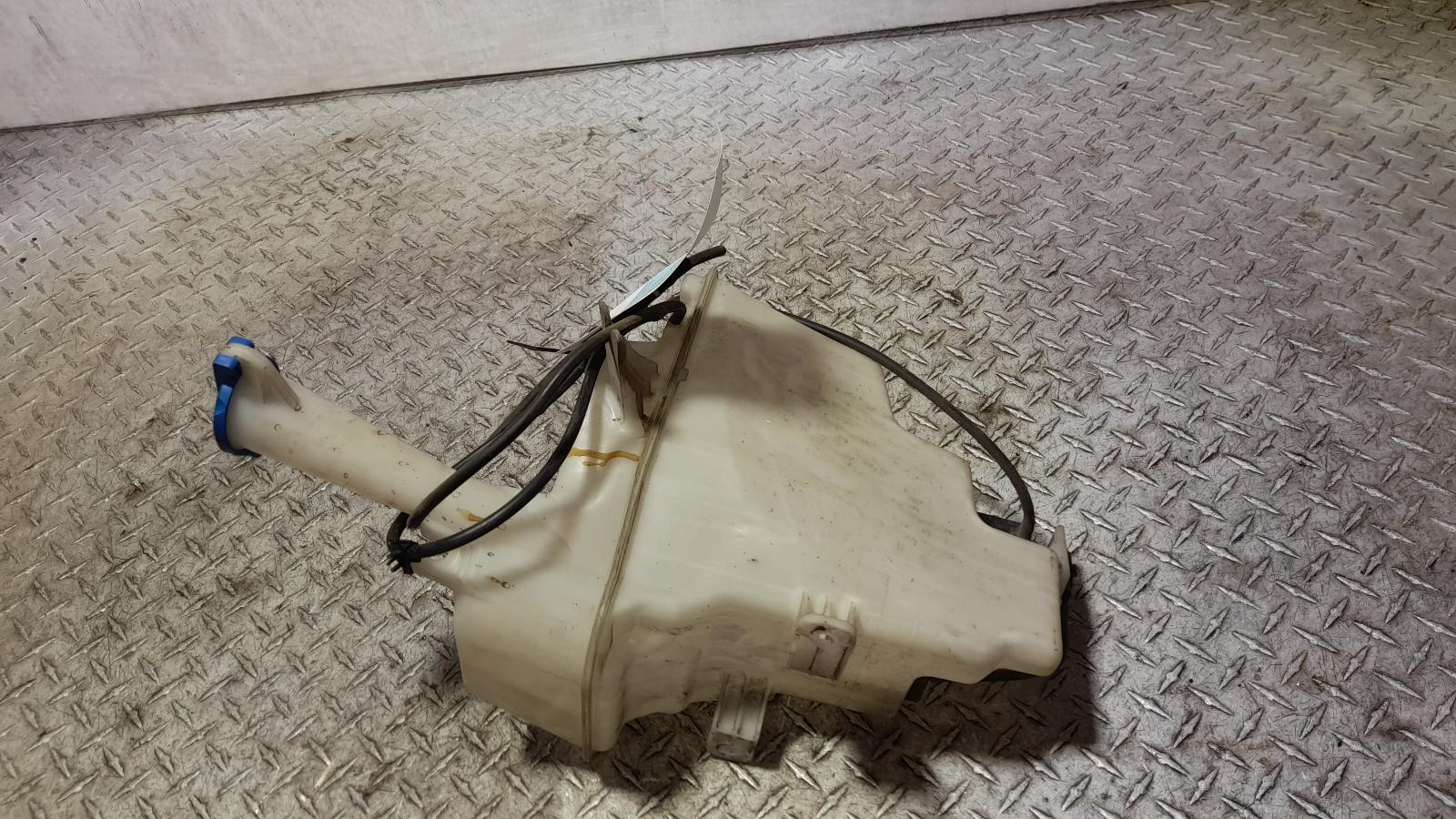 View Auto part Washer Bottle Hyundai I30 2016