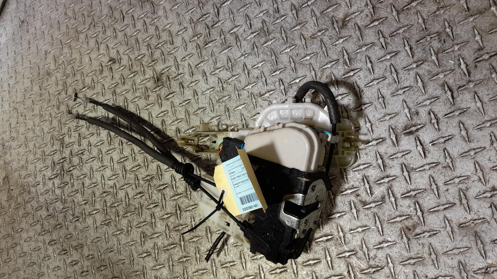 View Auto part Door/Boot/Gate Lock Hyundai Santa Fe 2014