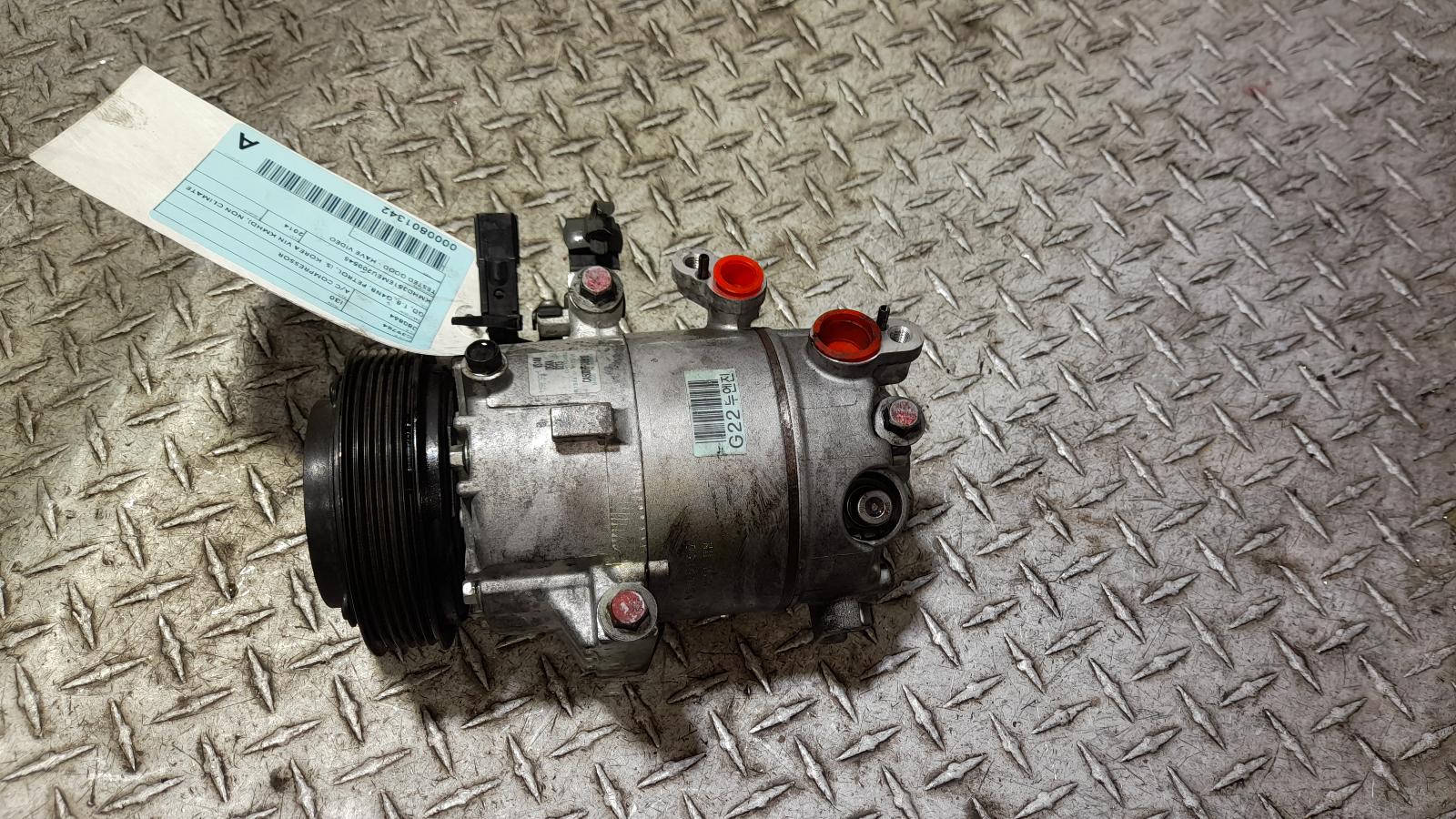 View Auto part A/C Compressor Hyundai I30 2014