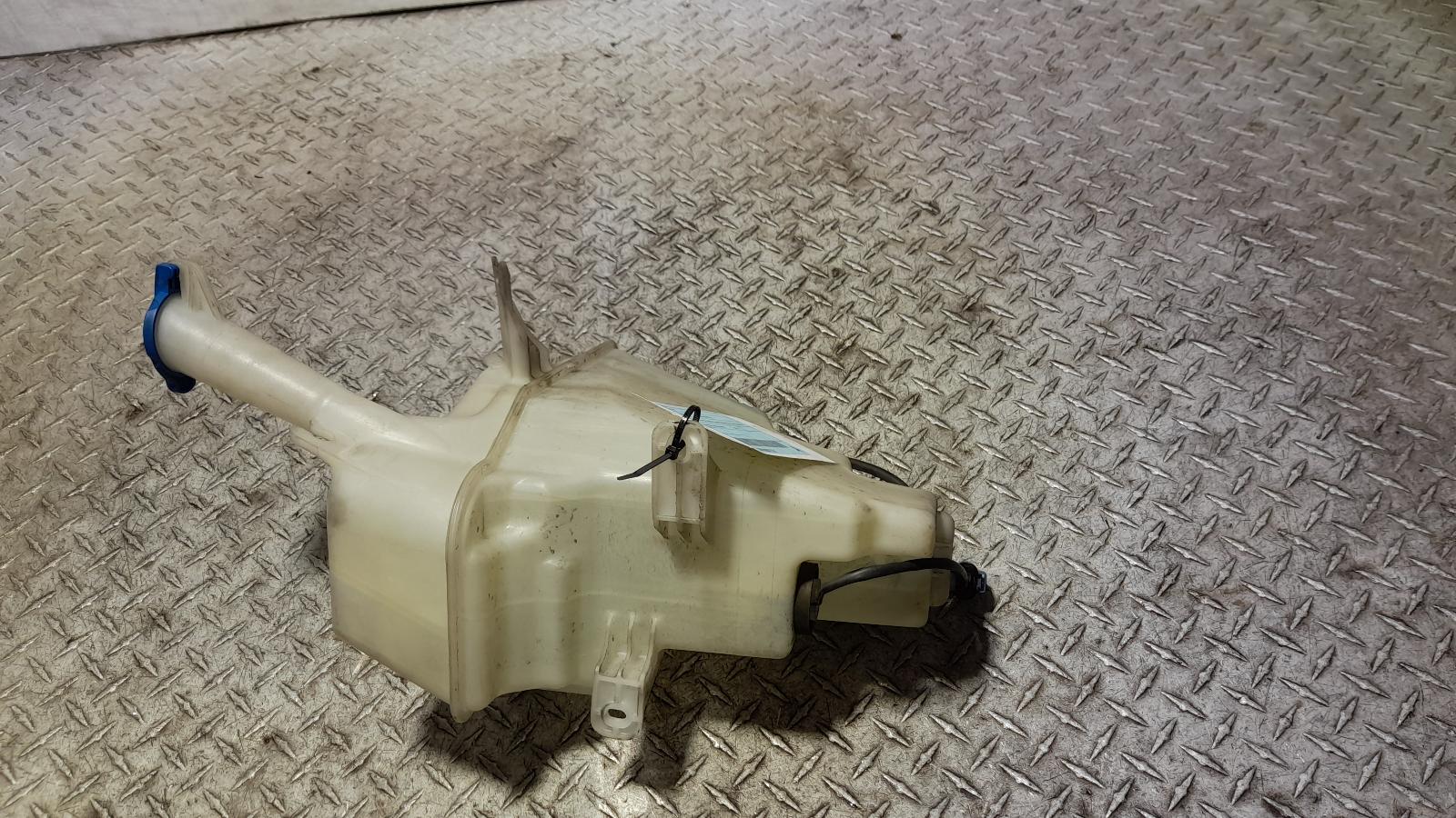 View Auto part Washer Bottle Hyundai I30 2014