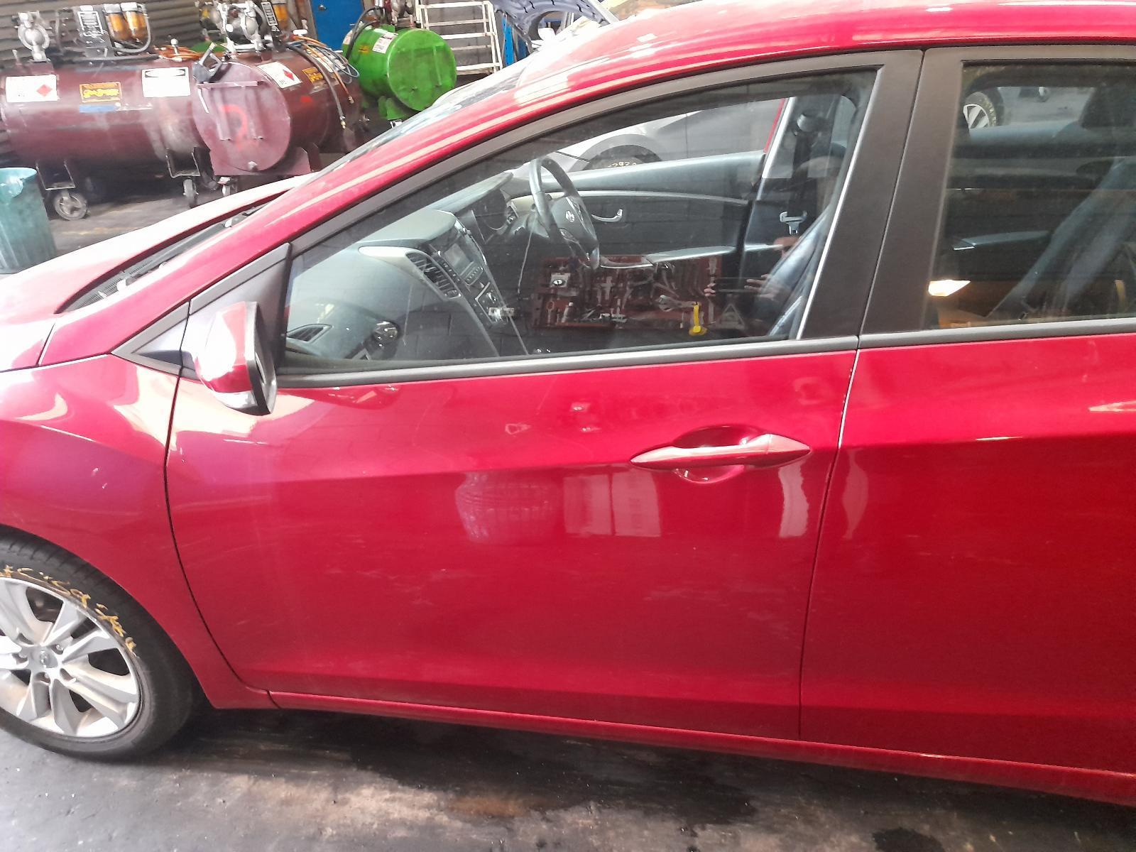 View Auto part Left Front Door Hyundai I30 2014