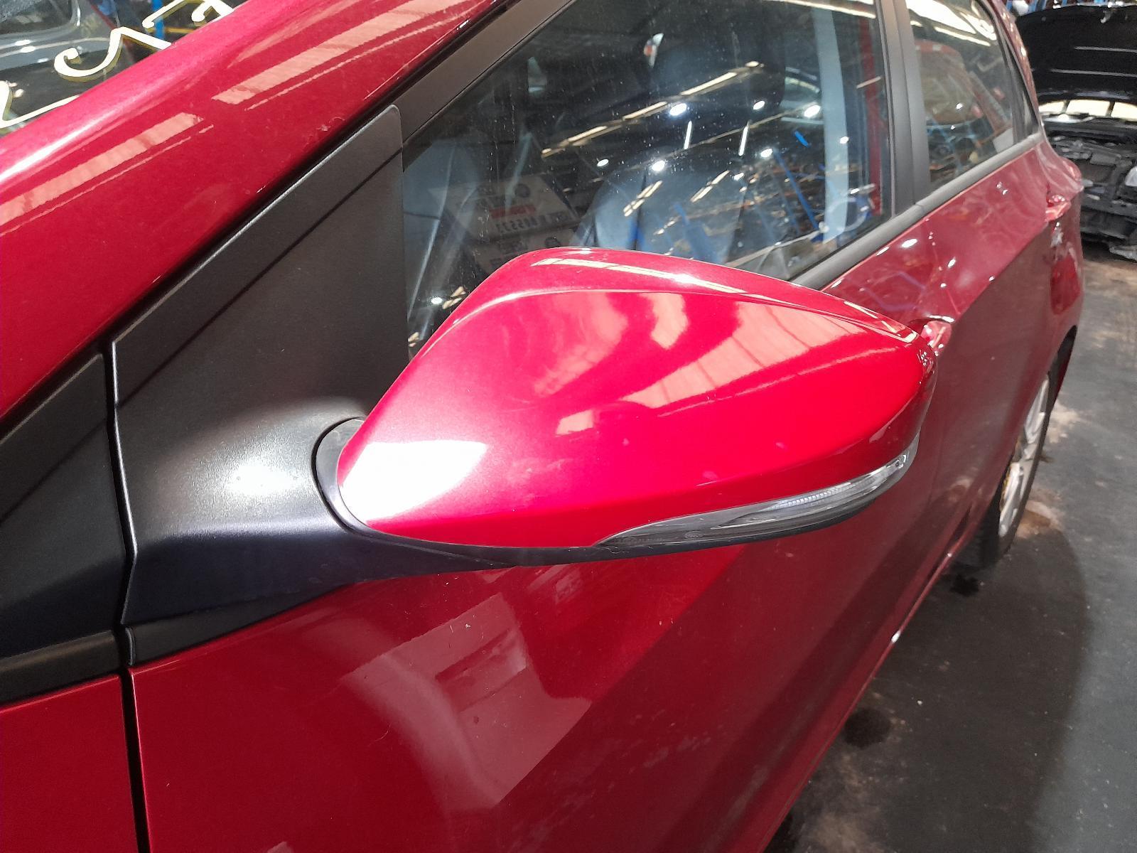 View Auto part Left Door Mirror Hyundai I30 2014