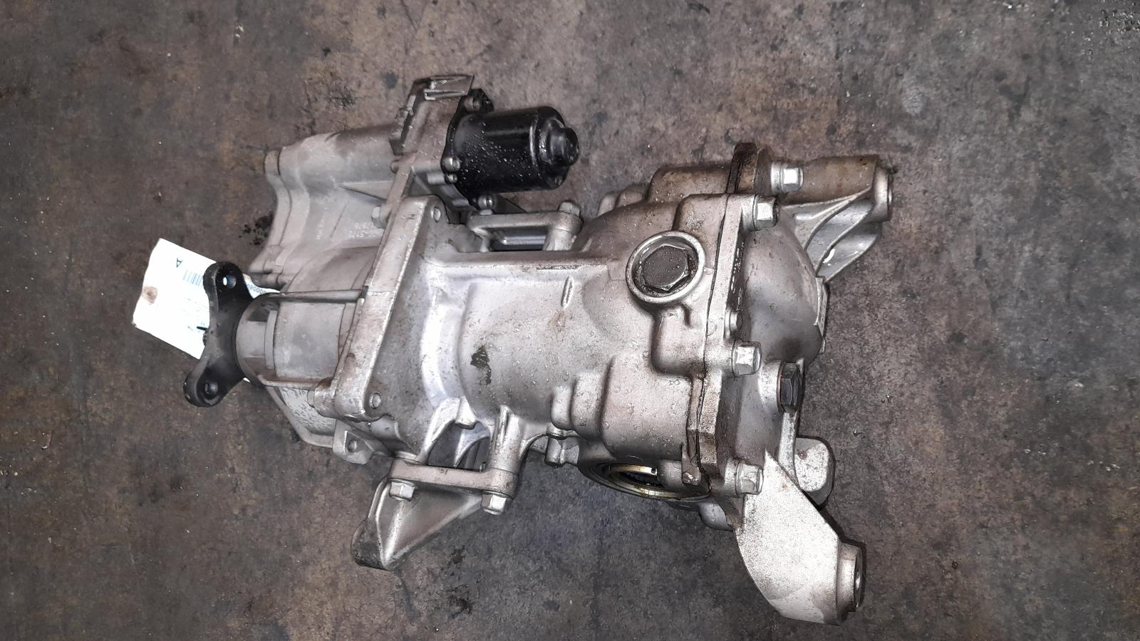View Auto part Differential Centre Hyundai Tucson 2016